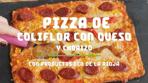 Pizza de coliflor con queso, chorizo y productos eco de La Rioja